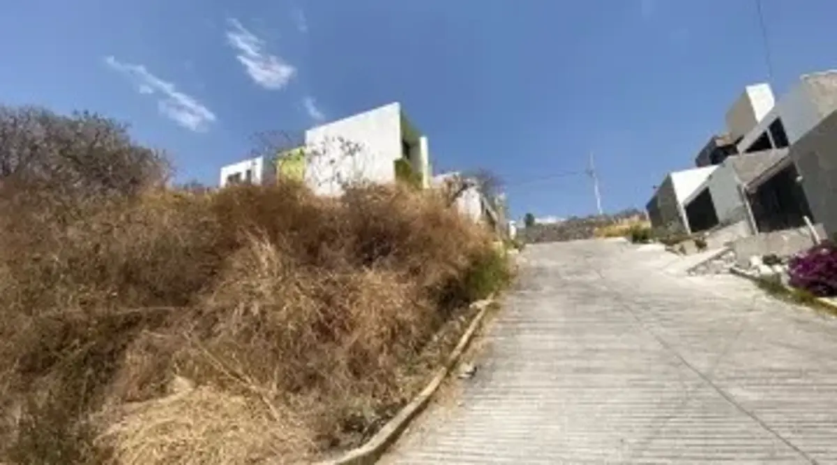 Terreno en venta en Lomas de Tzompantle, Cuernavaca — foto 1 de 10