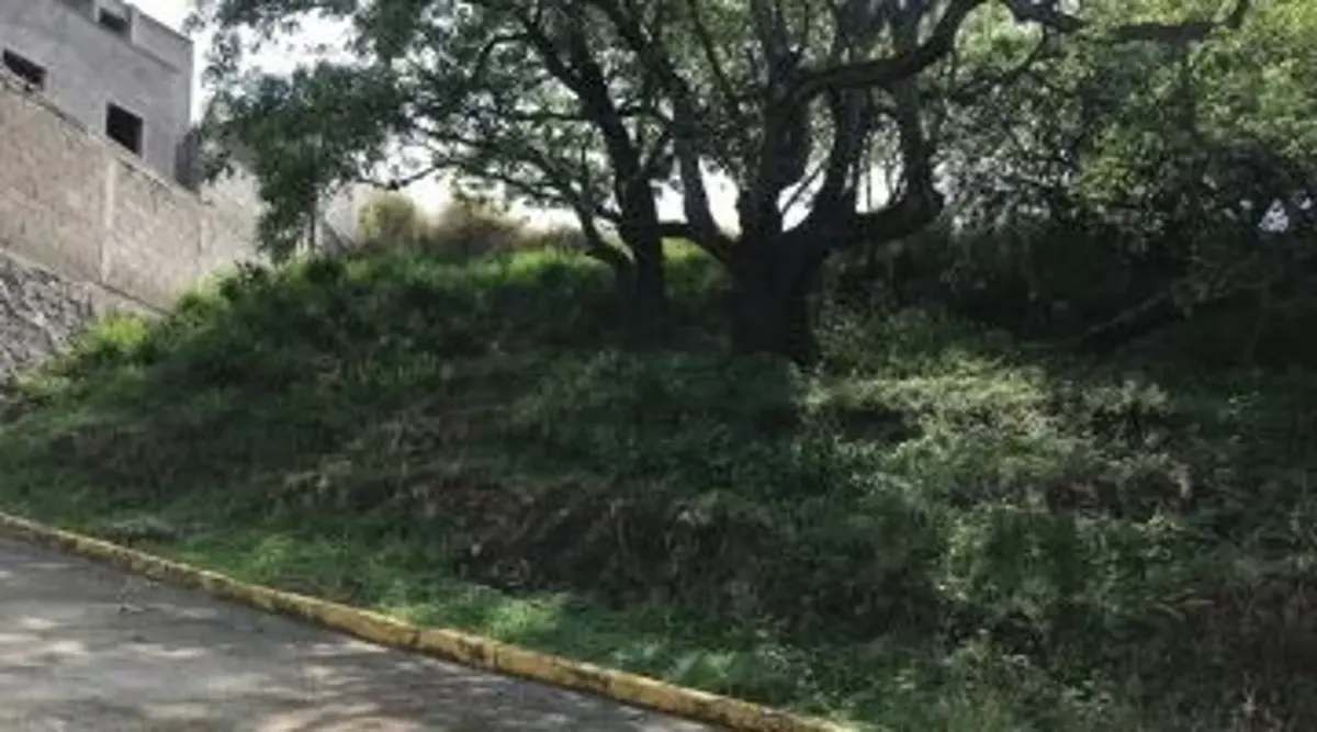 Terreno en venta en Lomas de Tzompantle, Cuernavaca — foto 1 de 4