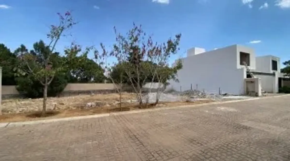 Terreno en venta en Lomas de Ahuatlán, Cuernavaca — foto 1 de 10