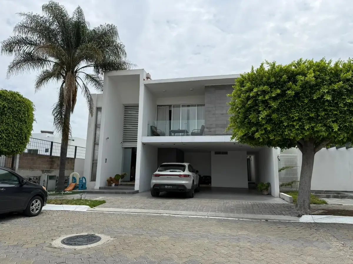Casa en venta en Lomas de Angelópolis, San Andrés Cholula — foto 1 de 23