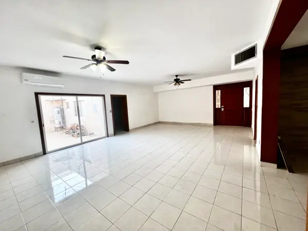 Casa en venta en Navarro, Torreón — foto 2 de 20