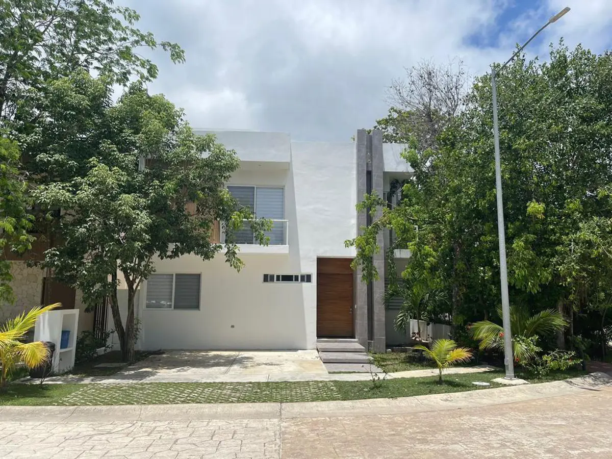 Casa en venta en Playa del Carmen, Playa del Carmen — foto 1 de 10