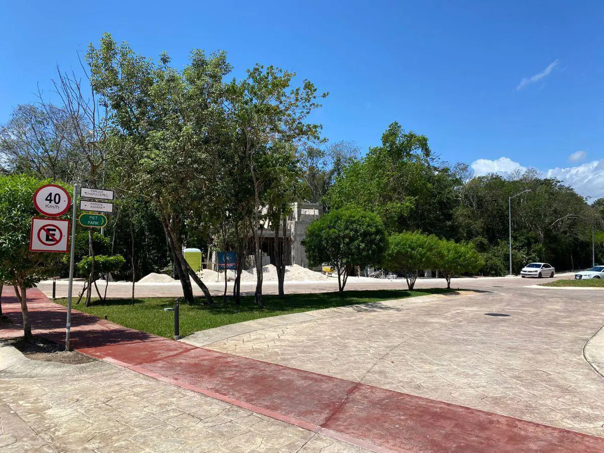 Terreno en venta en Playa del Carmen, Playa del Carmen — foto 1 de 3