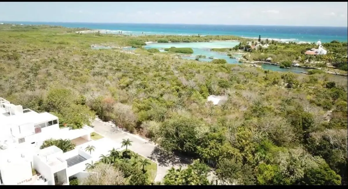 Terreno en venta en Playa del Carmen, Playa del Carmen — foto 1 de 6
