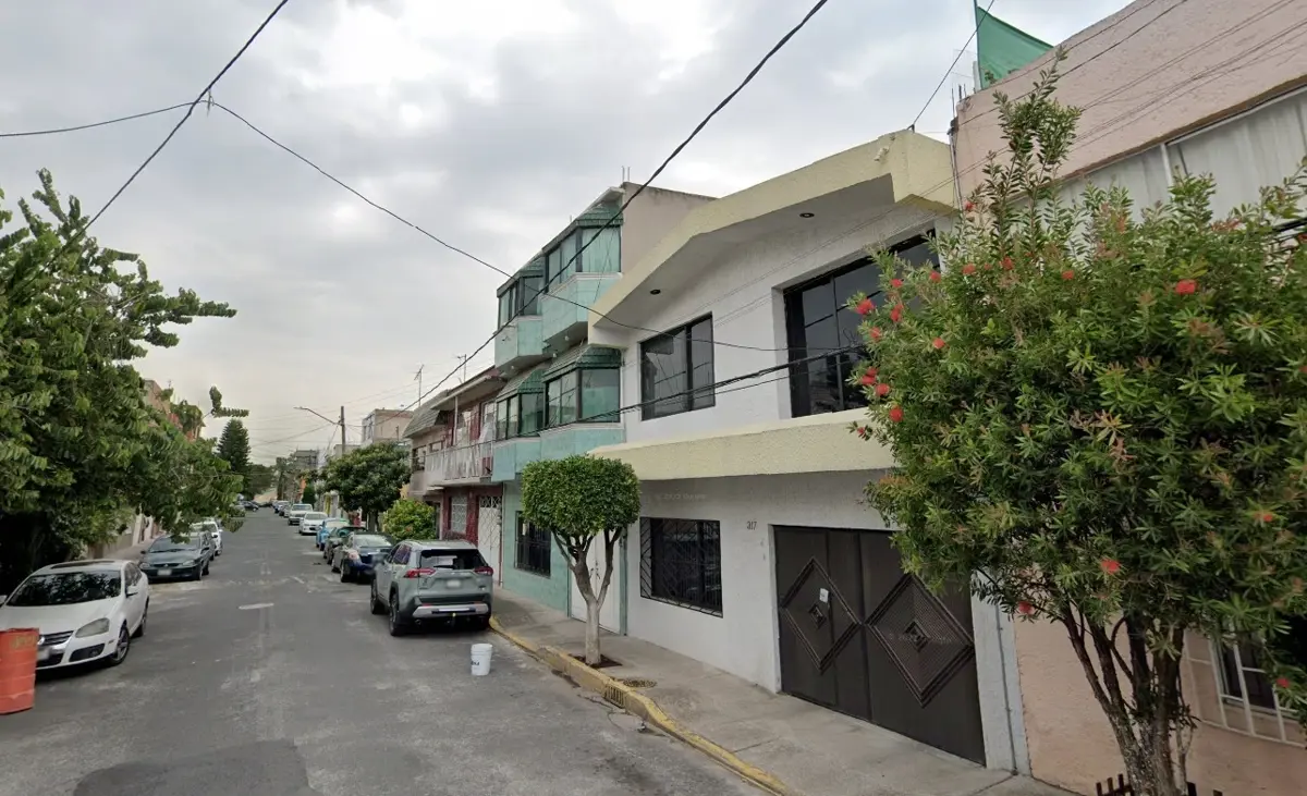 Casa en venta en Escuadron 201, Iztapalapa — foto 1 de 12