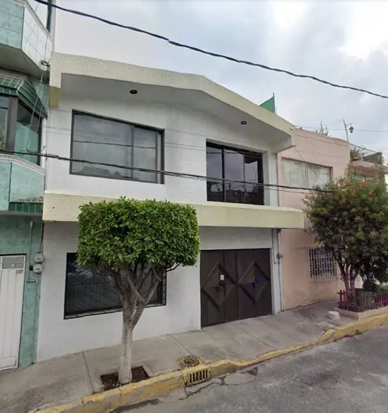 Casa en venta en Escuadron 201, Iztapalapa — foto 2 de 12