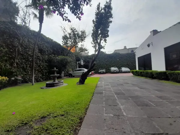 Venta de Casa con Uso de Suelo Mixto para Oficinas, Notaria , Escuela etc