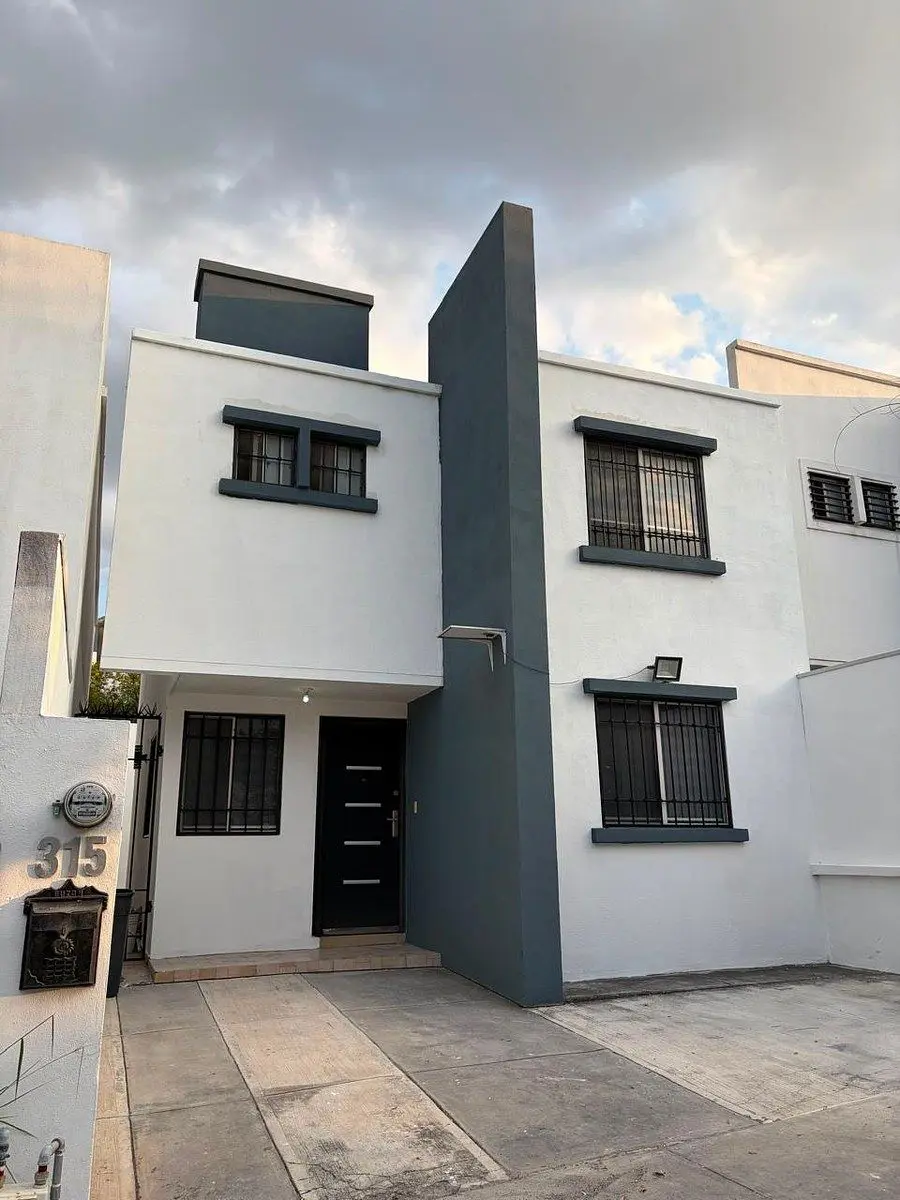 Casa en renta en Las Lomas Sector Bosques, García — foto 1 de 14