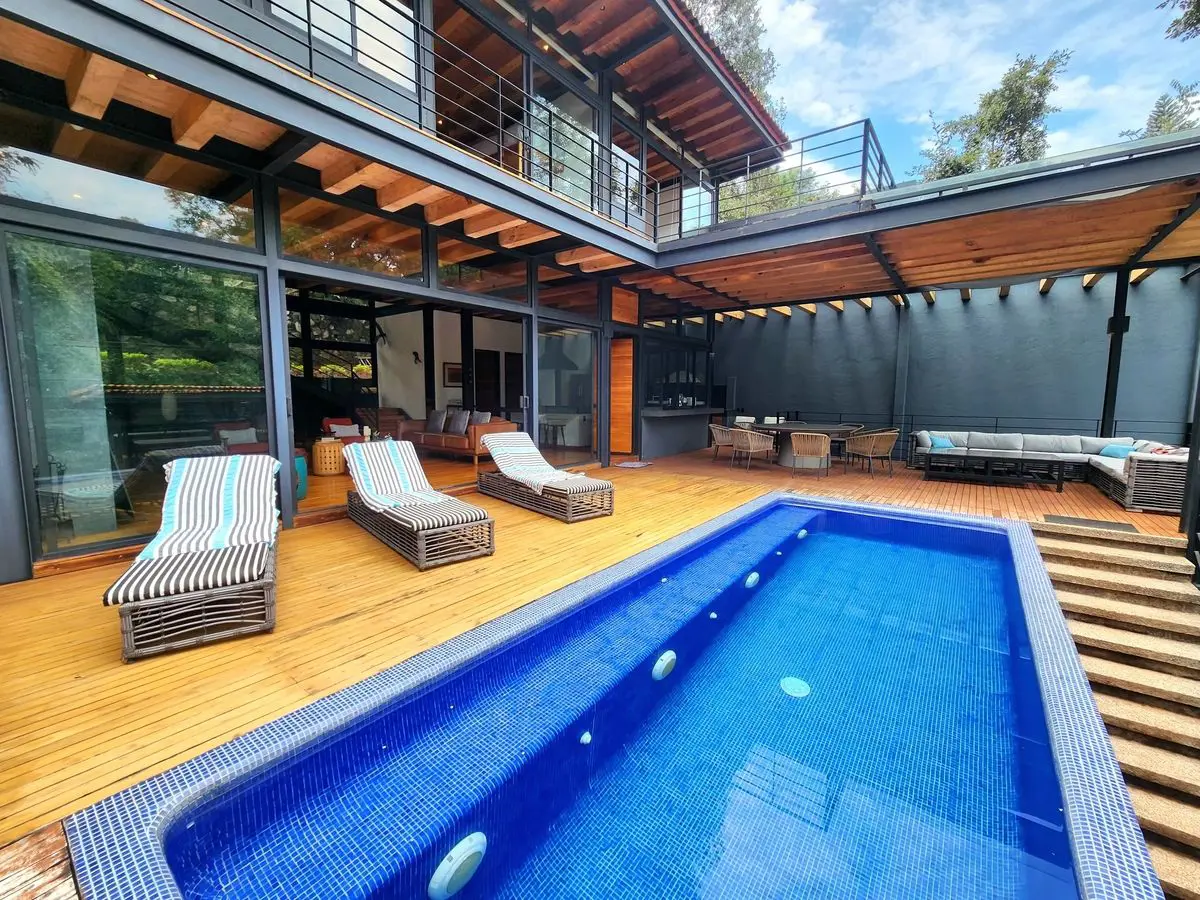 Casa en renta en Avandaro, Valle de Bravo — foto 1 de 48