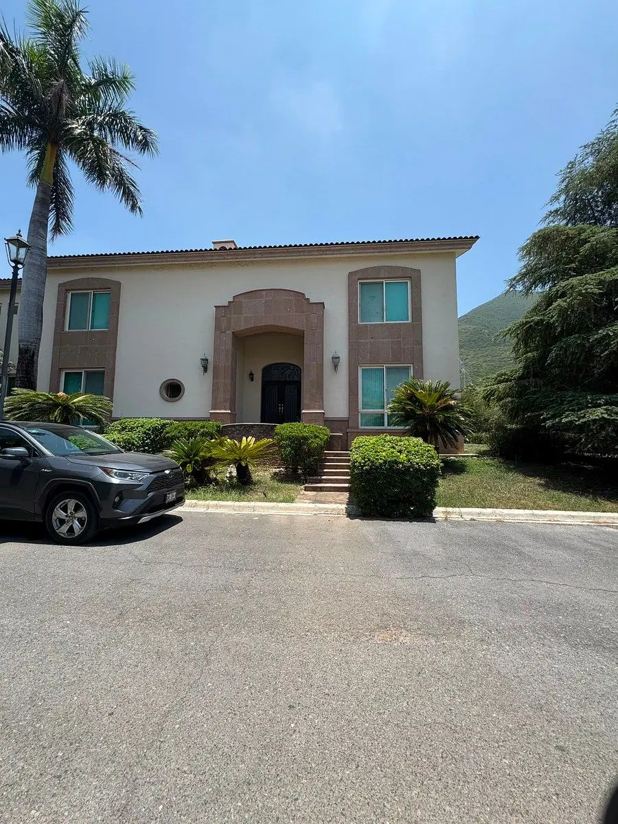 Casa en venta en Portal del Huajuco, Monterrey — foto 1 de 15