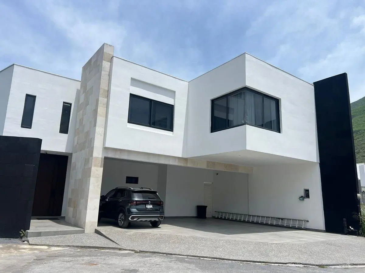 Casa en venta en Laderas Abedul, Monterrey — foto 1 de 11