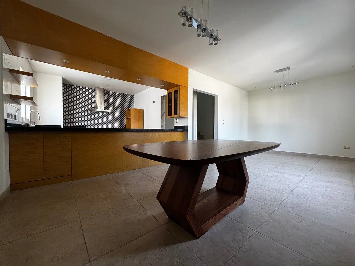 Casa en venta en Colinas del Valle, Monterrey — foto 1 de 16
