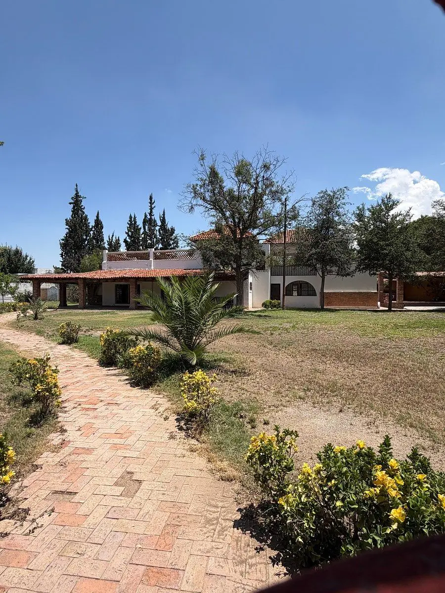 Casa en venta en Las Cabañas, Saltillo — foto 1 de 35