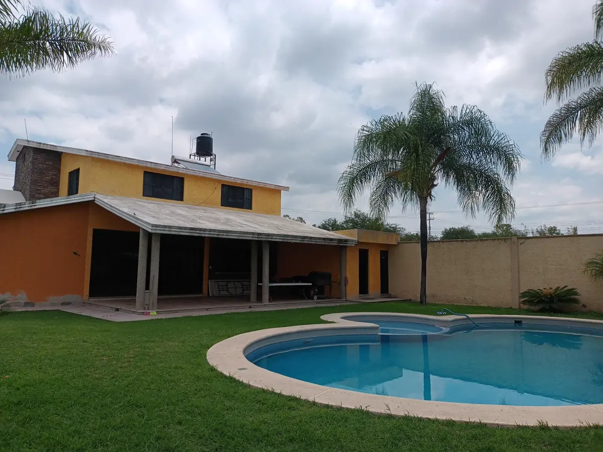 Casa en renta en Juan José Torres Landa, Silao de la Victoria — foto 1 de 21