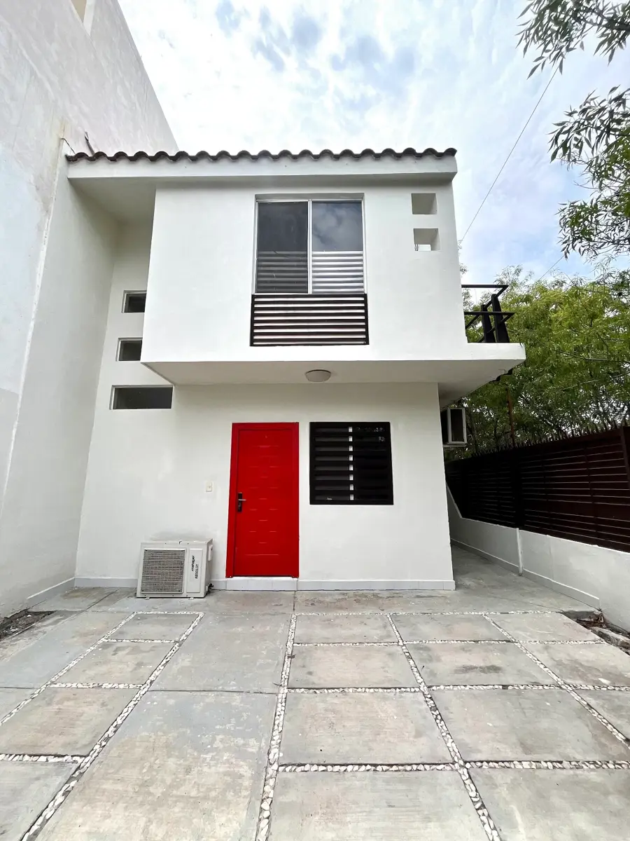 Casa en venta en Privadas de La Montaña, Santa Catarina — foto 1 de 24