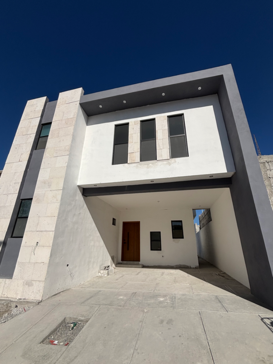 Casa en venta en Brisas Poniente, Saltillo — foto 1 de 12