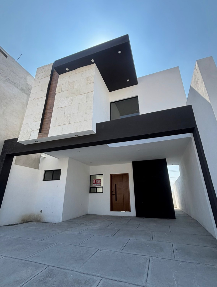 Casa en venta en Brisas Poniente, Saltillo — foto 1 de 12