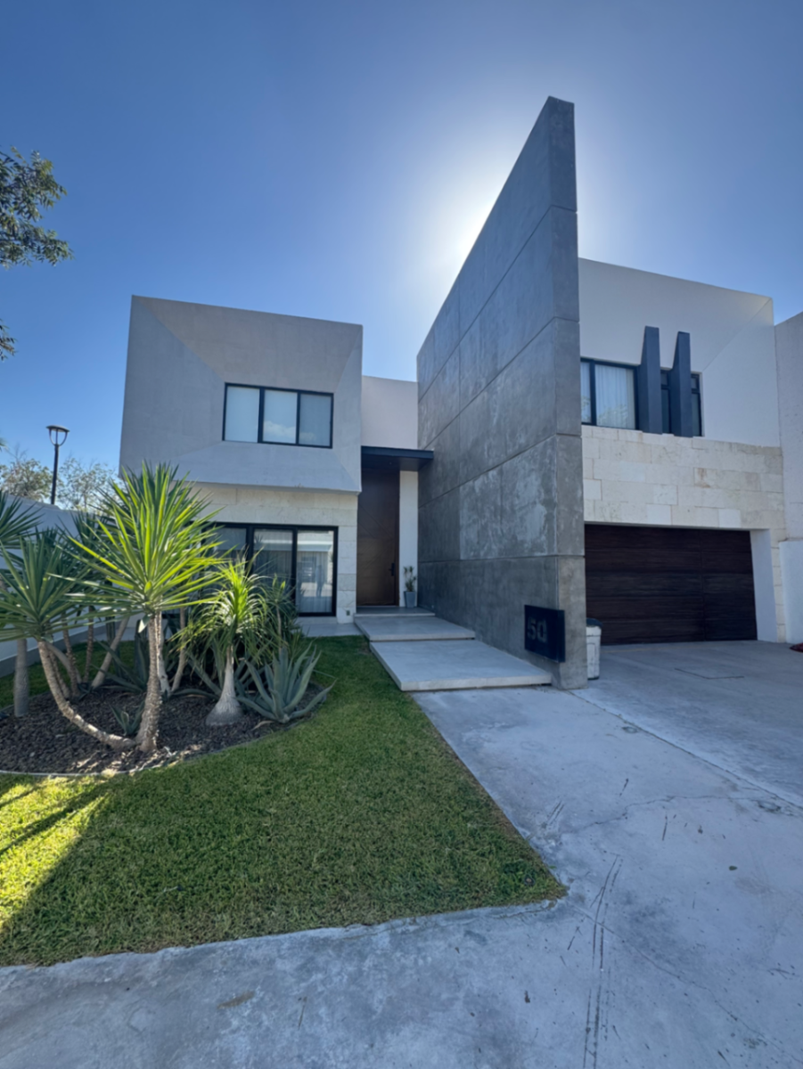 CASA EN LAS TROJES CASA EN LAS TROJES