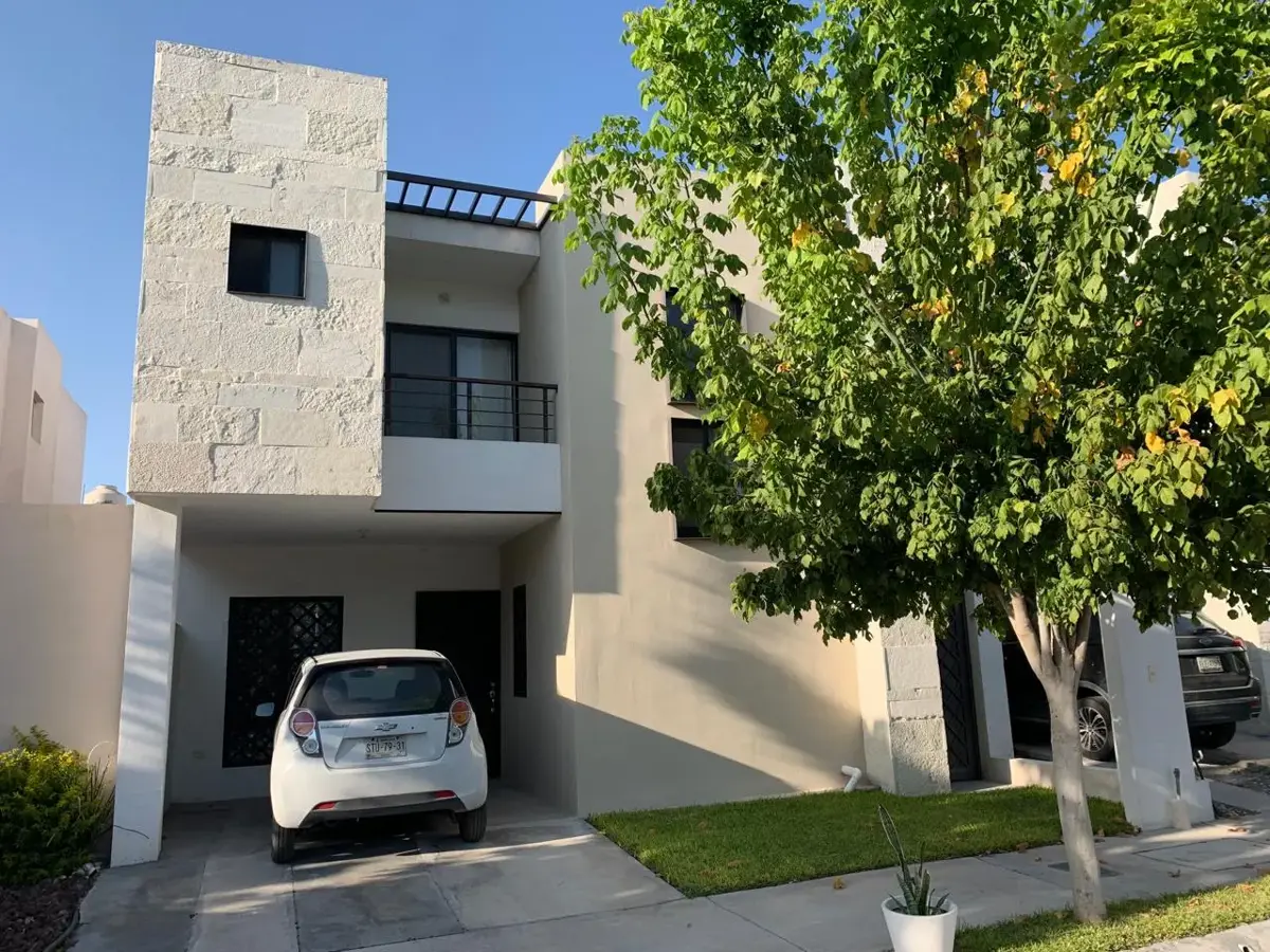 Casa en venta en Puerta del Rey, Saltillo — foto 1 de 30