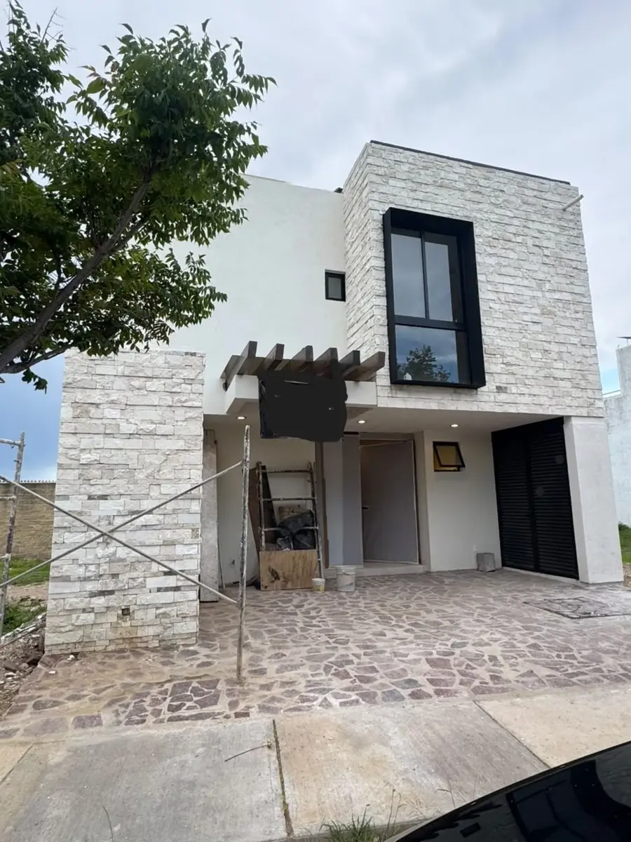 Casa en venta en Mayorca Residencial, León — foto 1 de 12