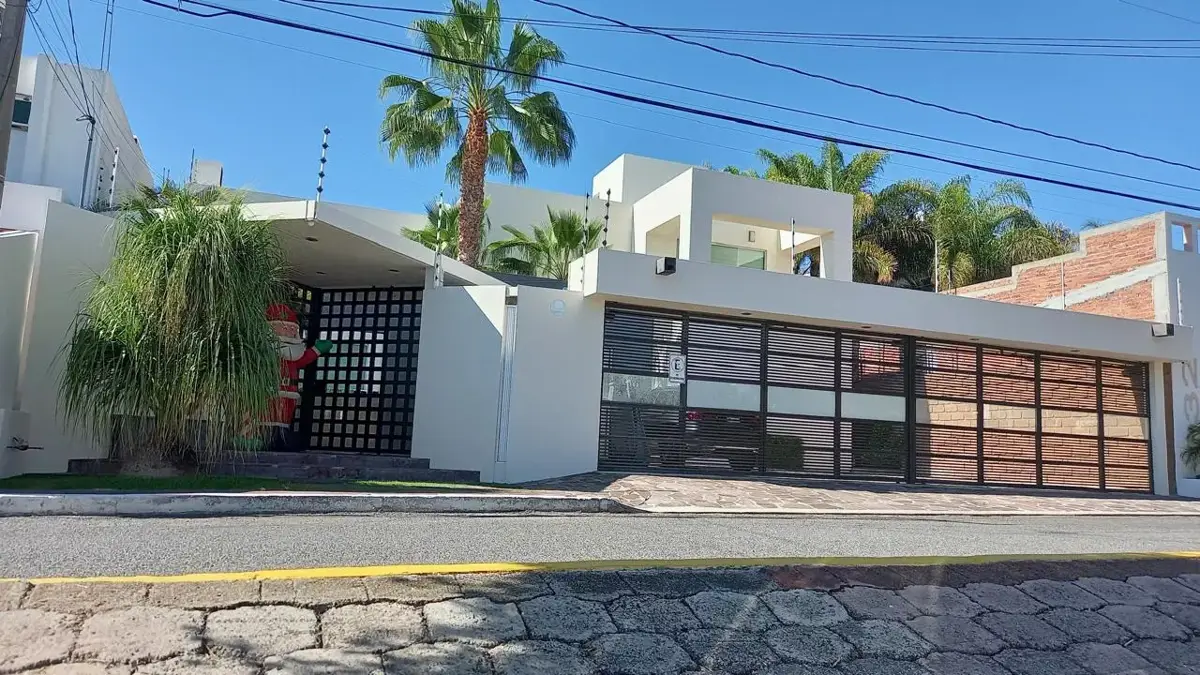 Casa en venta en Villas de Irapuato, Irapuato — foto 1 de 12