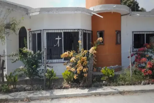CASA DE ENTREGA INMEDIATA EN CALLE SANTA CRUZ, ACTOPAN, CENTRO, VEREACRUZ