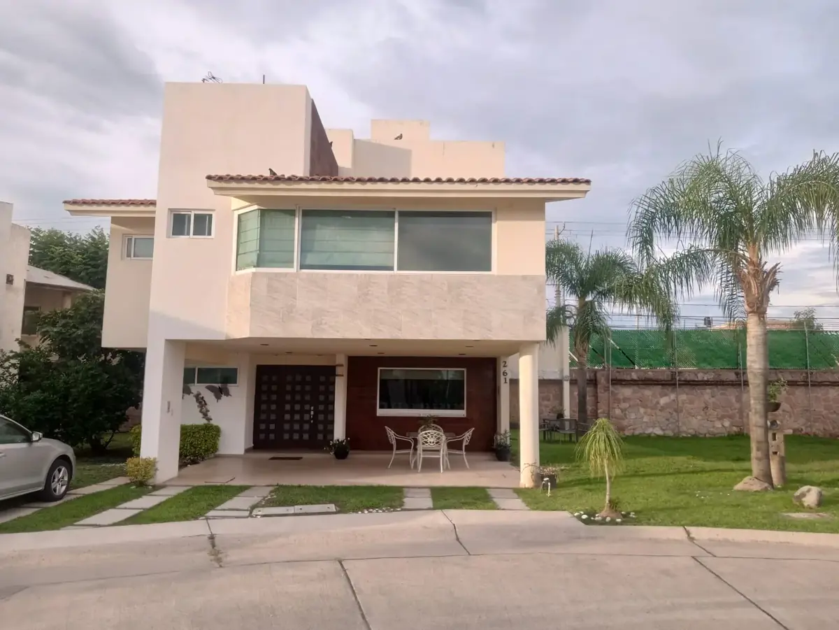 Casa en venta en La Hacienda de León Residencial y Golf, León — foto 1 de 5