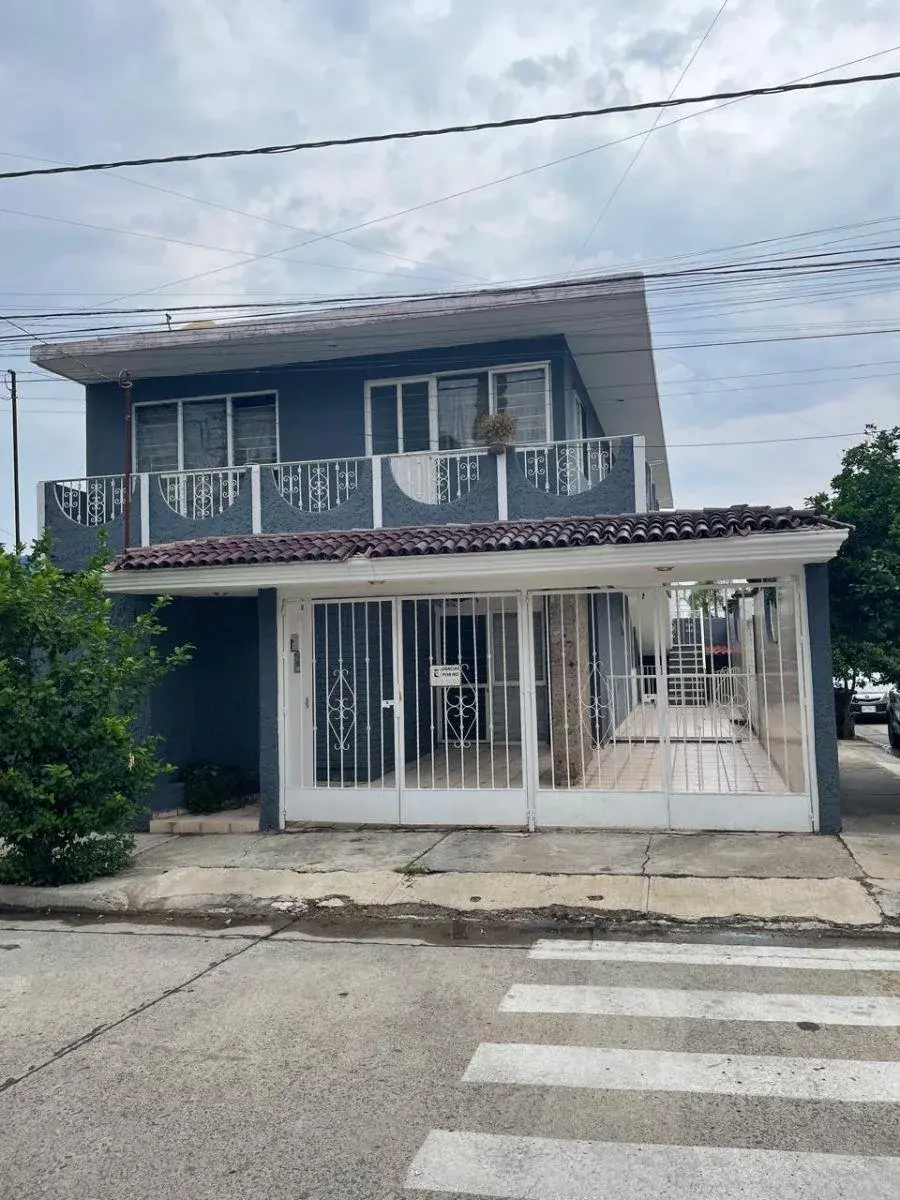 Casa en venta en Jardines Alcalde, Guadalajara — foto 1 de 10