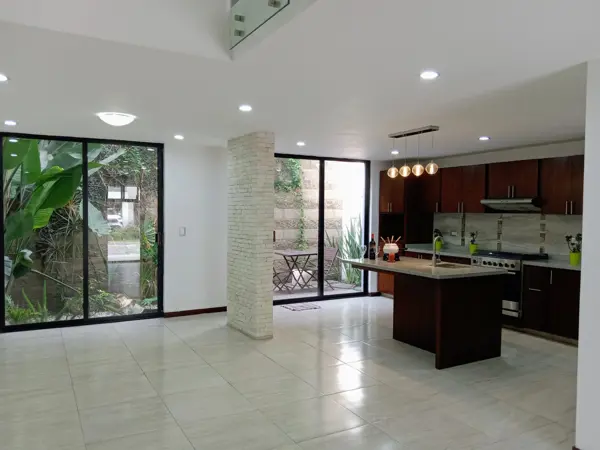 Vendo linda casa en Excelente precio en el Fraccionamiento ARBORETO de 3 niveles