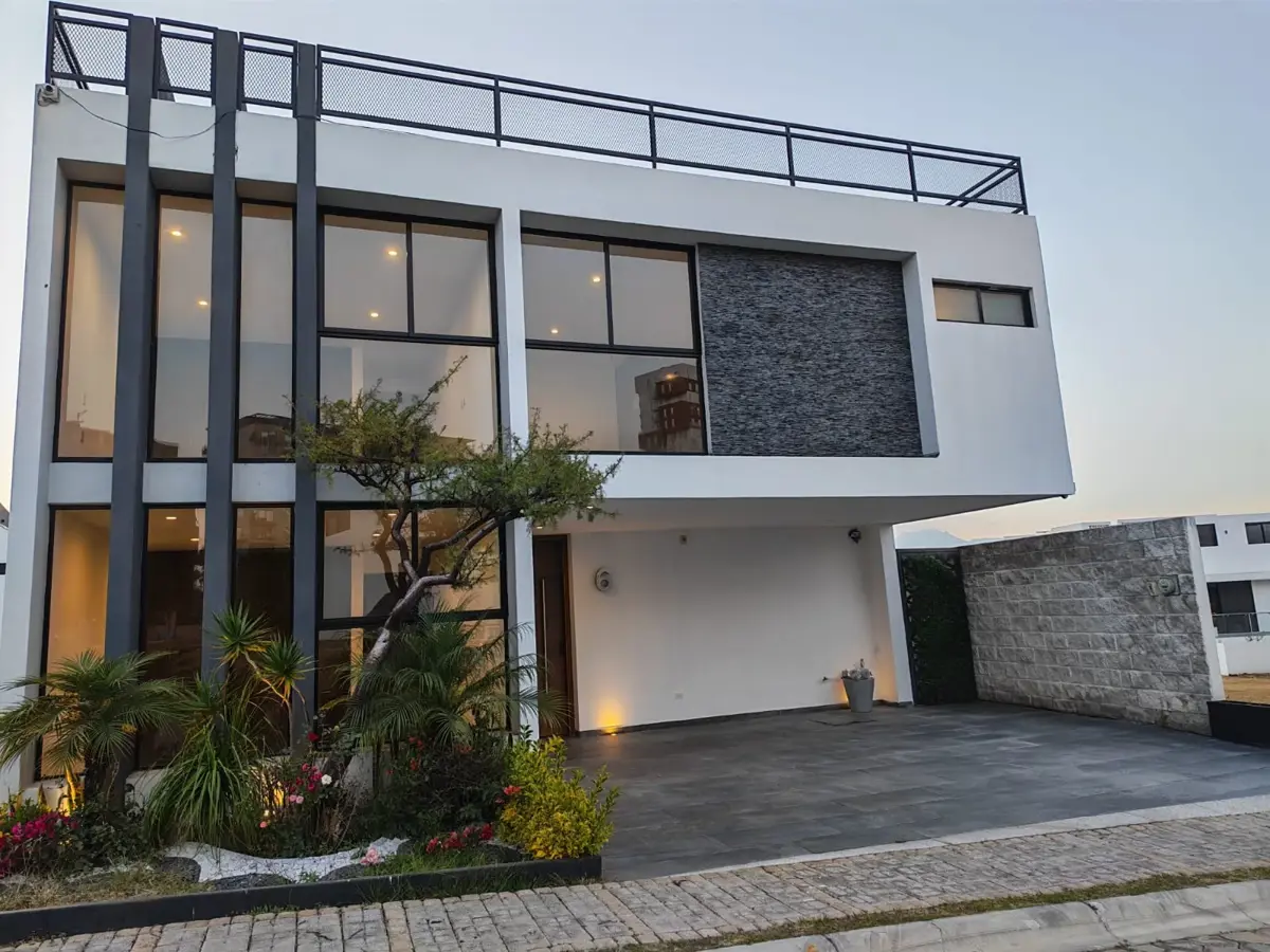 Casa en venta en Lomas de Angelópolis, San Andrés Cholula — foto 1 de 21