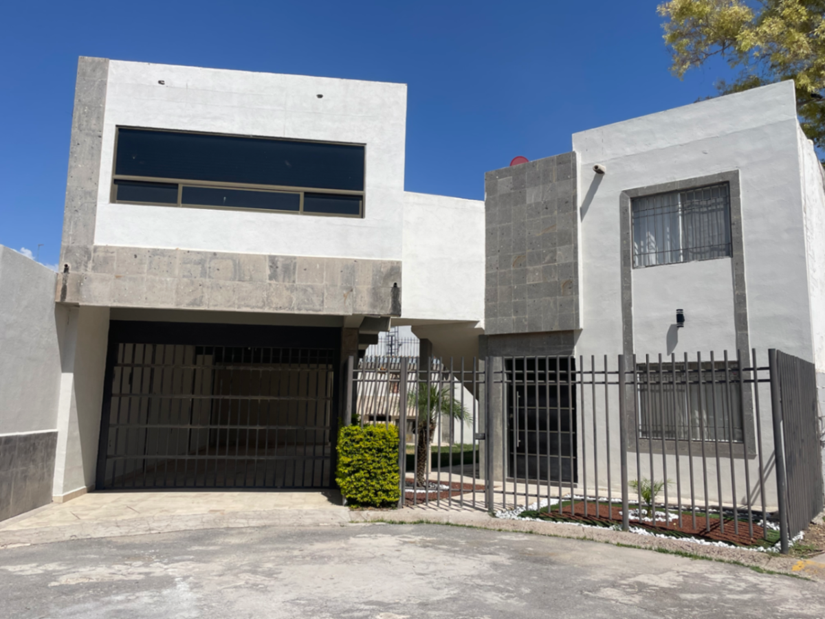 Casa en venta en Ampliación Senderos, Torreón — foto 1 de 42