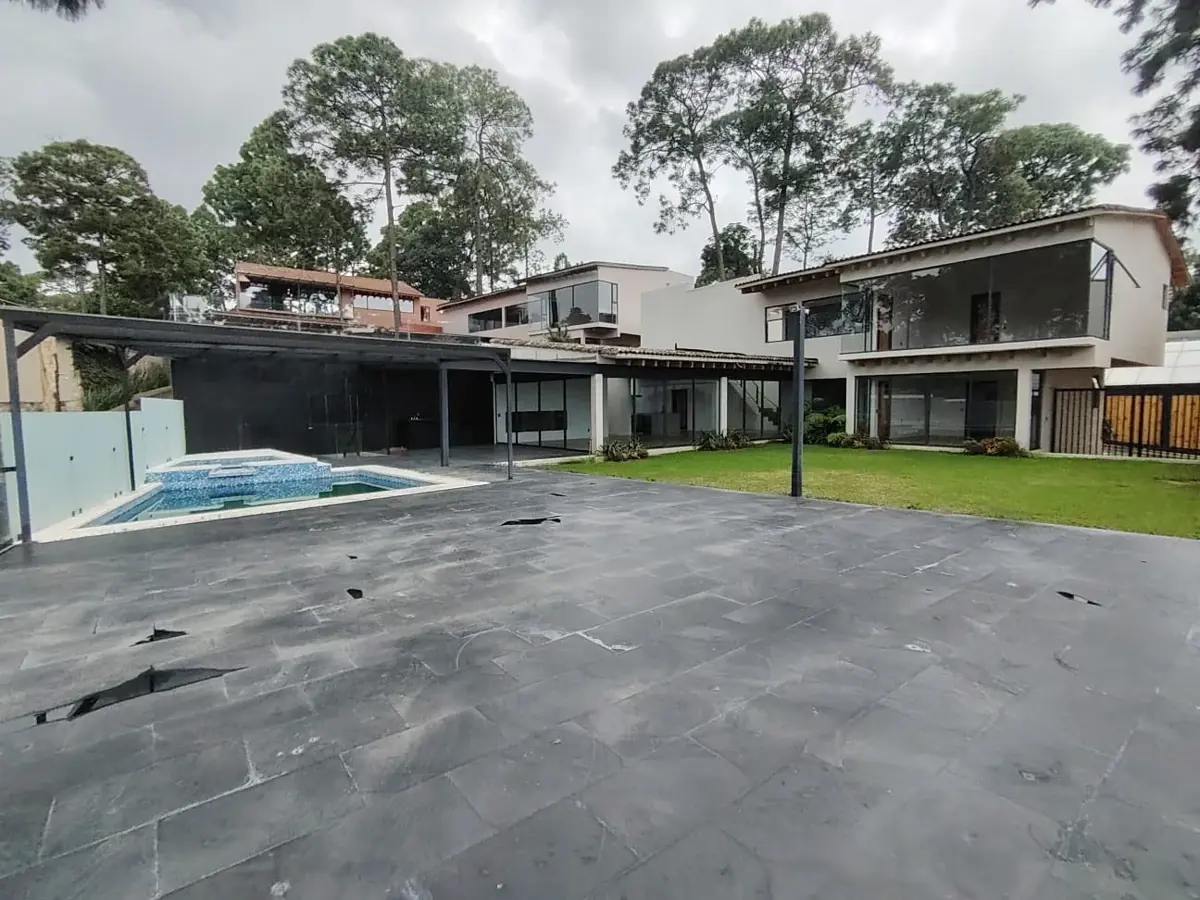 Casa en venta en Avandaro, Valle de Bravo — foto 1 de 20
