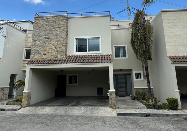 Casa en venta en Las Amapas zona los Callejones, en privada frente a parque, vistas espectaculares