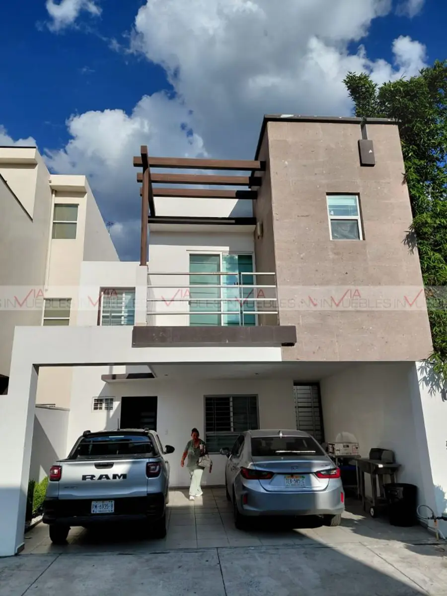 Casa en renta en Residencial de la Sierra, Monterrey — foto 1 de 13