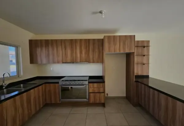 Casa en venta en Residencial Alta California, Tlajomulco de Zúñiga — foto 2 de 10