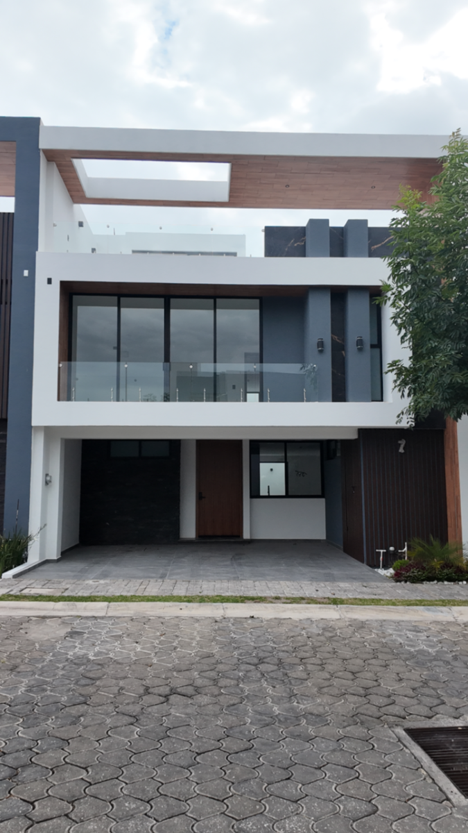 Casa en venta en Lomas de Angelópolis, Ocoyucan — foto 1 de 33