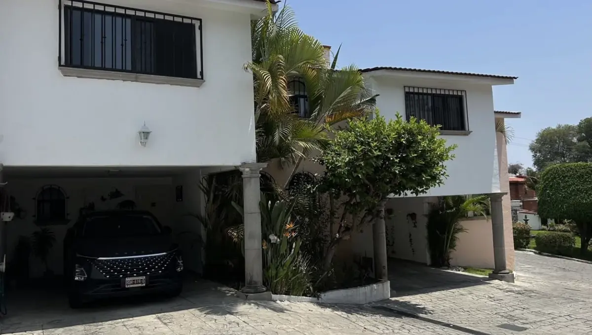Casa en venta en Lomas de Atzingo, Cuernavaca — foto 1 de 5