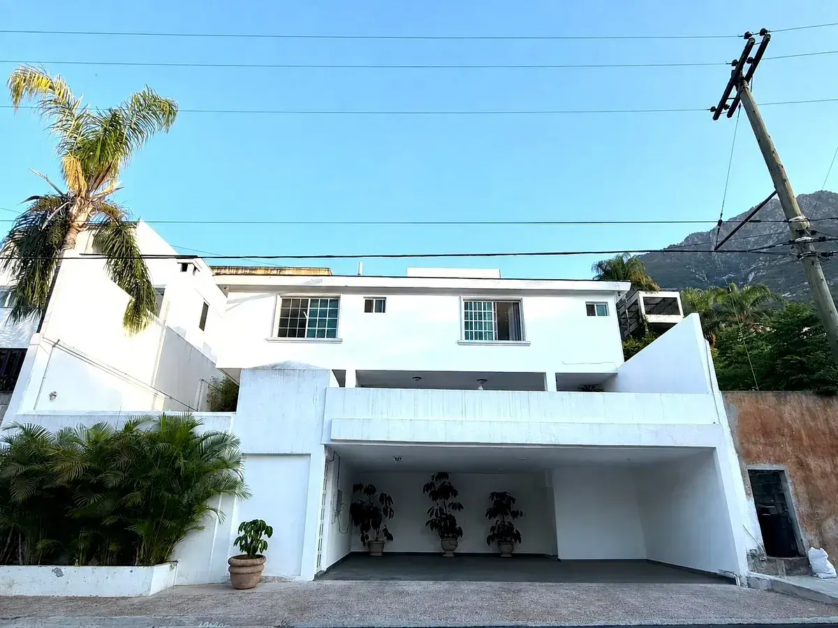 Casa en venta en Colonial La Sierra, San Pedro Garza García — foto 1 de 14