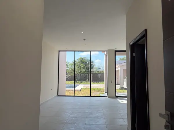 Casa en venta en Congregación Calles, Montemorelos — foto 2 de 43