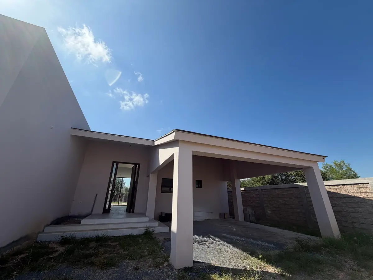Casa en venta en Congregación Calles, Montemorelos — foto 1 de 43