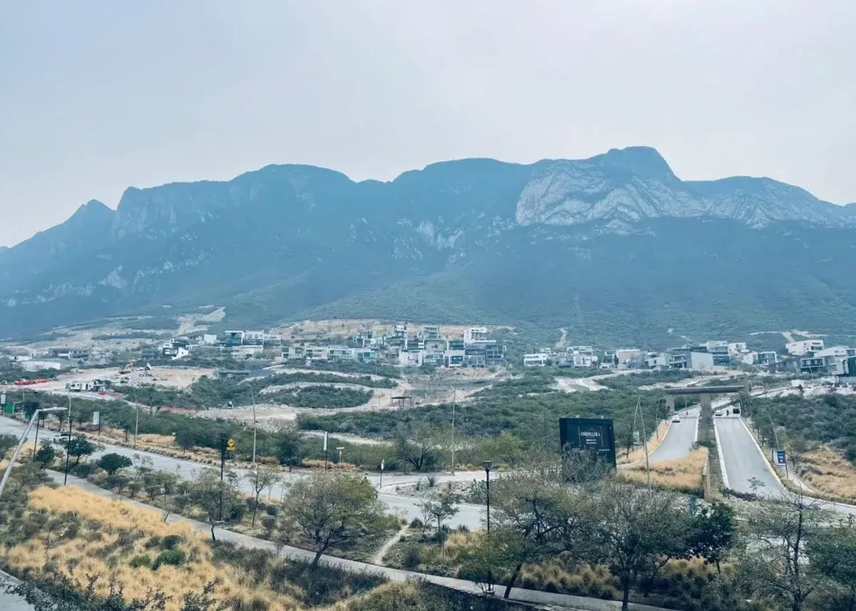 Terreno en venta en Vía Cordillera, Santa Catarina — foto 1 de 10