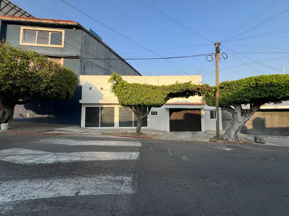 Casa en venta en Bellavista, Cuernavaca — foto 1 de 33