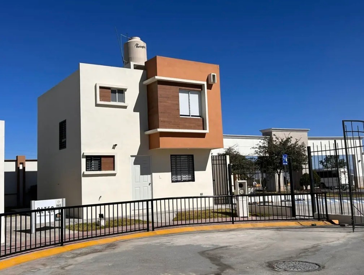 Casa en venta en Rincón de los Pinos, Ramos Arizpe — foto 1 de 10