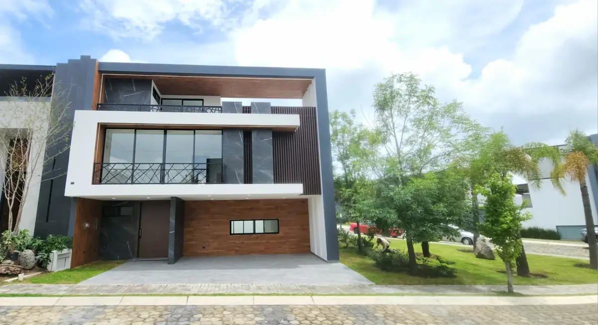 Casa en venta en Lomas de Angelópolis II, San Andrés Cholula — foto 1 de 16