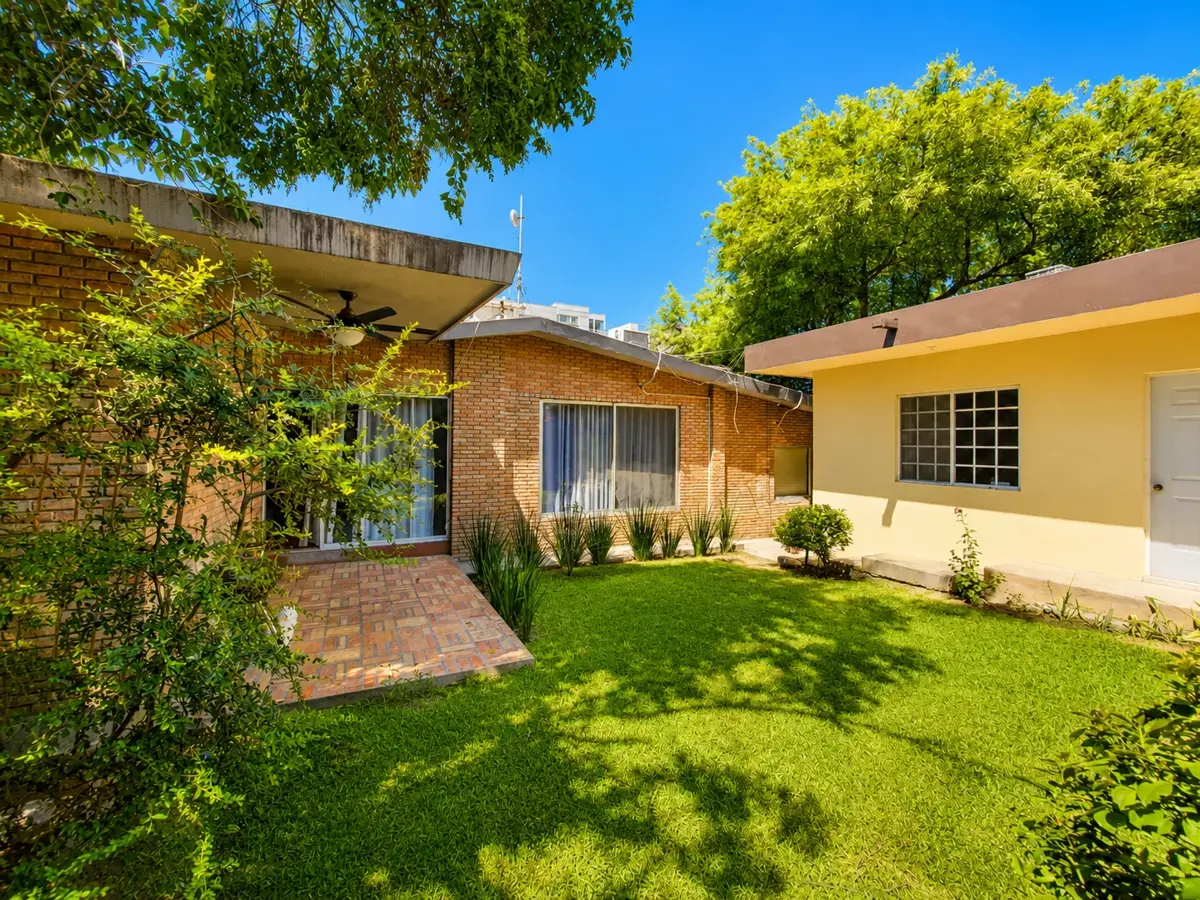 Casa en Venta en Valle de San Ángel Sect Jardines, San Pedro Garza García, Nuevo León