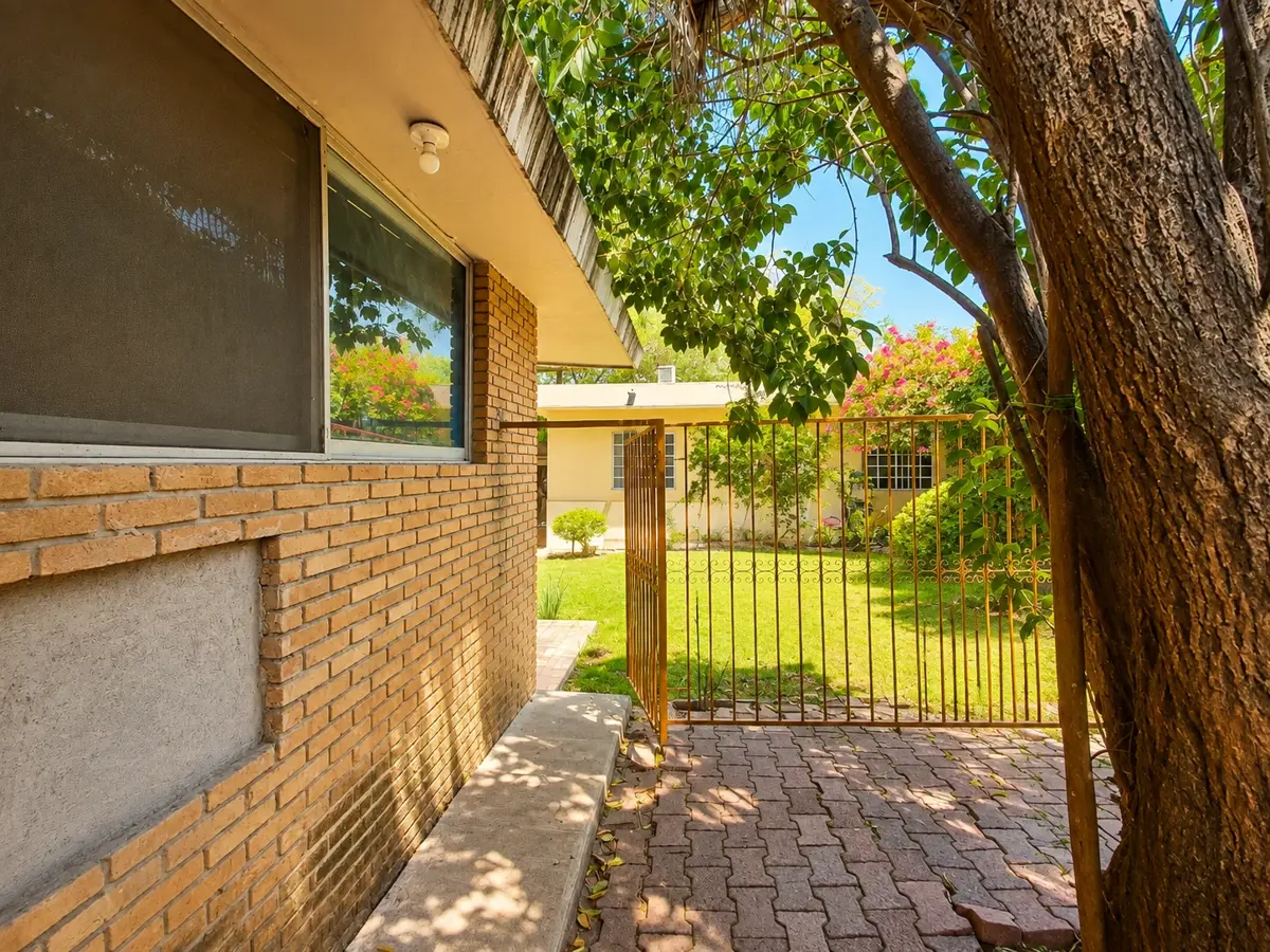 Casa en Venta en Valle de San Ángel Sect Jardines, San Pedro Garza García, Nuevo León