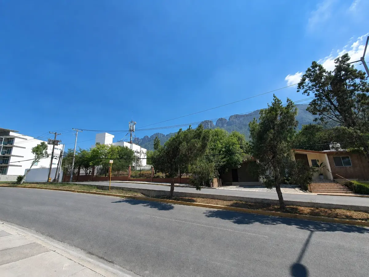 Casa en Venta en Valle de San Ángel Sect Jardines, San Pedro Garza García, Nuevo León