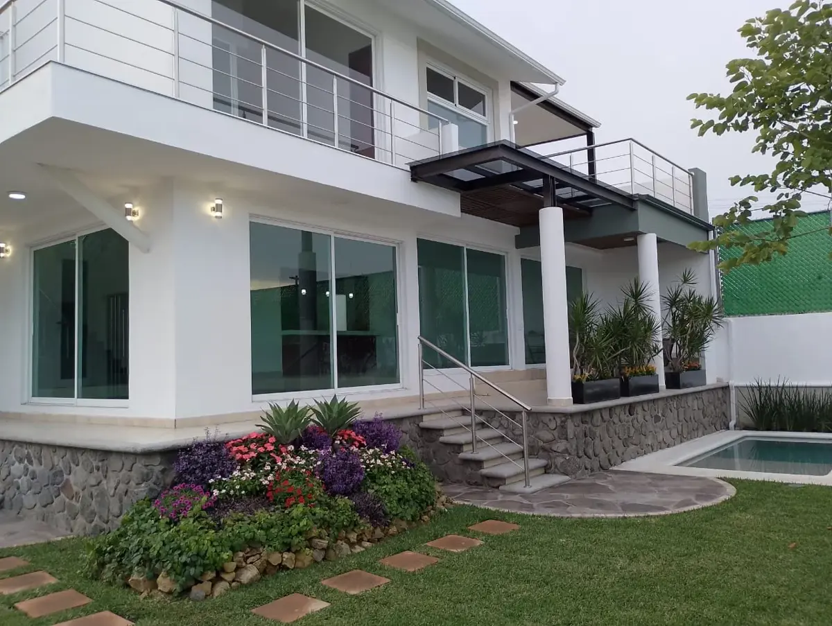 Casa en venta en Lomas de Tzompantle, Cuernavaca — foto 1 de 13