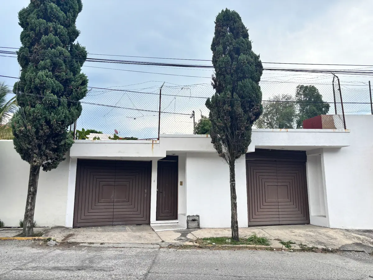 Casa en venta en Lomas de Atzingo, Cuernavaca — foto 1 de 41