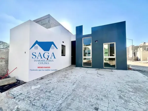 CASA EN VENTA EN ESQUINA DE 2 RECAMARAS FRENTE AL IMSS 19 EN COLIMA